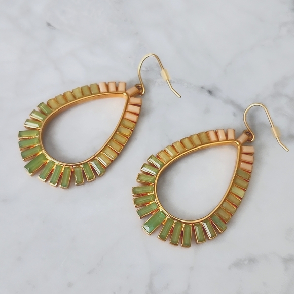 🌼 NWOT Carolee teardrop shape earrings - Picture 3 of 6